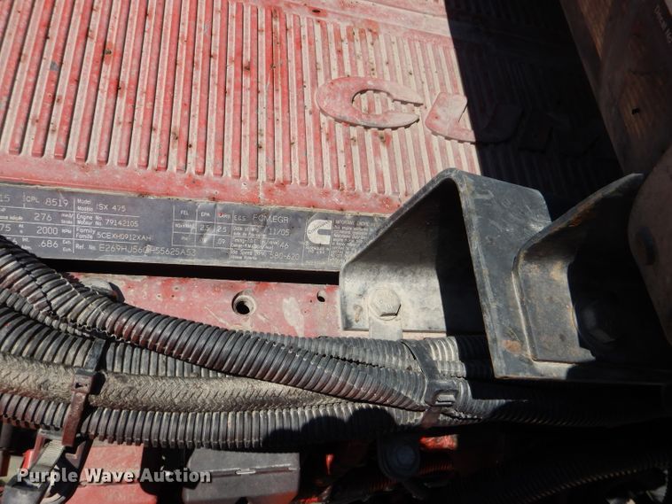 image for item DJ8849 2007 Kenworth T600  semi truck