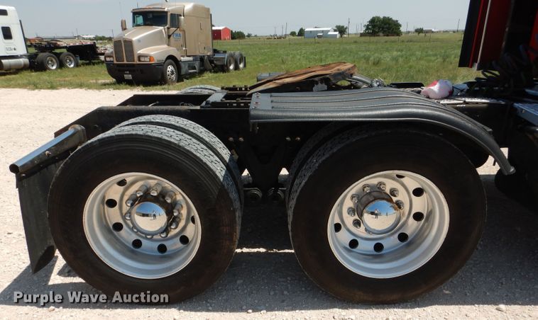 image for item DJ8849 2007 Kenworth T600  semi truck