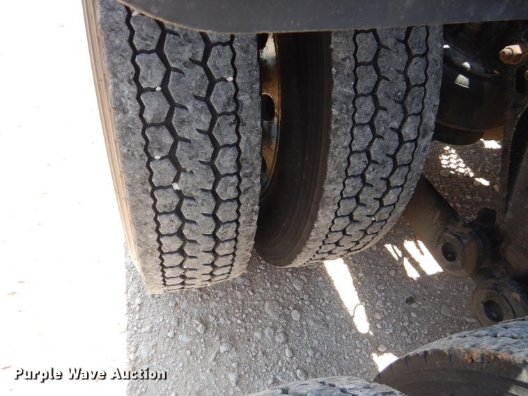 image for item DJ8849 2007 Kenworth T600  semi truck