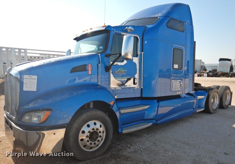 image for item DK2243 2008 Kenworth T600  semi truck