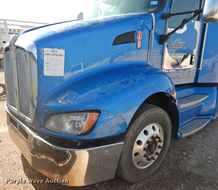 image for item DK2243 2008 Kenworth T600  semi truck