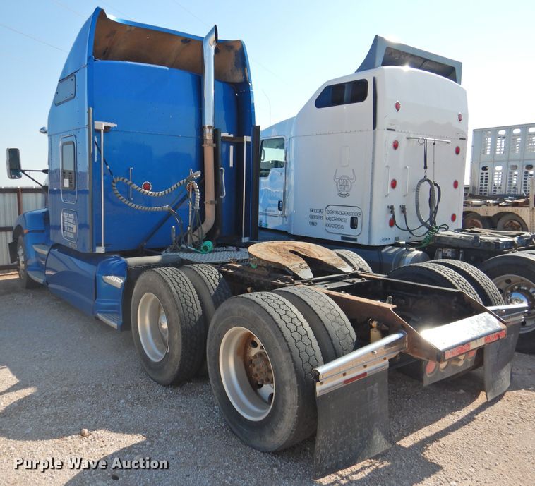 image for item DK2243 2008 Kenworth T600  semi truck