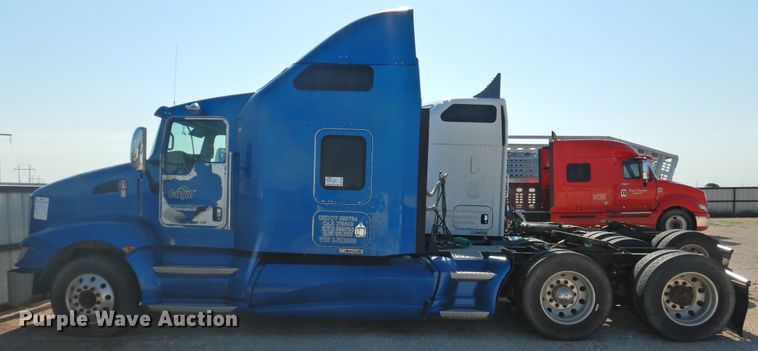 image for item DK2243 2008 Kenworth T600  semi truck
