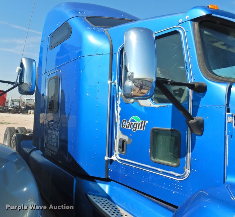 image for item DK2243 2008 Kenworth T600  semi truck