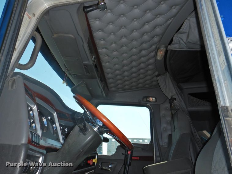 image for item DK2243 2008 Kenworth T600  semi truck