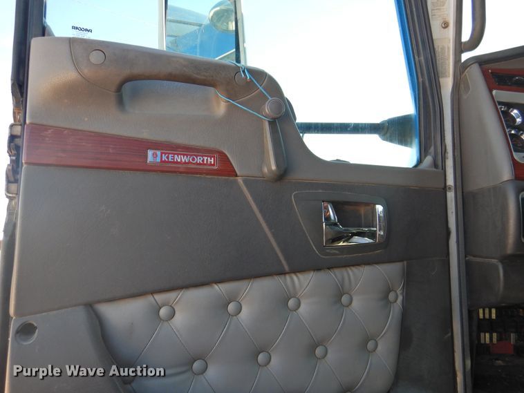image for item DK2243 2008 Kenworth T600  semi truck