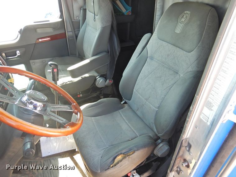 image for item DK2243 2008 Kenworth T600  semi truck