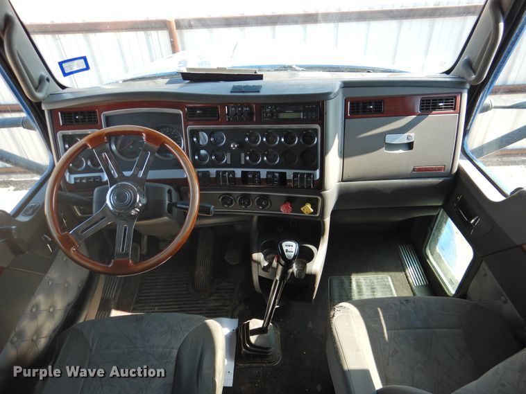 image for item DK2243 2008 Kenworth T600  semi truck