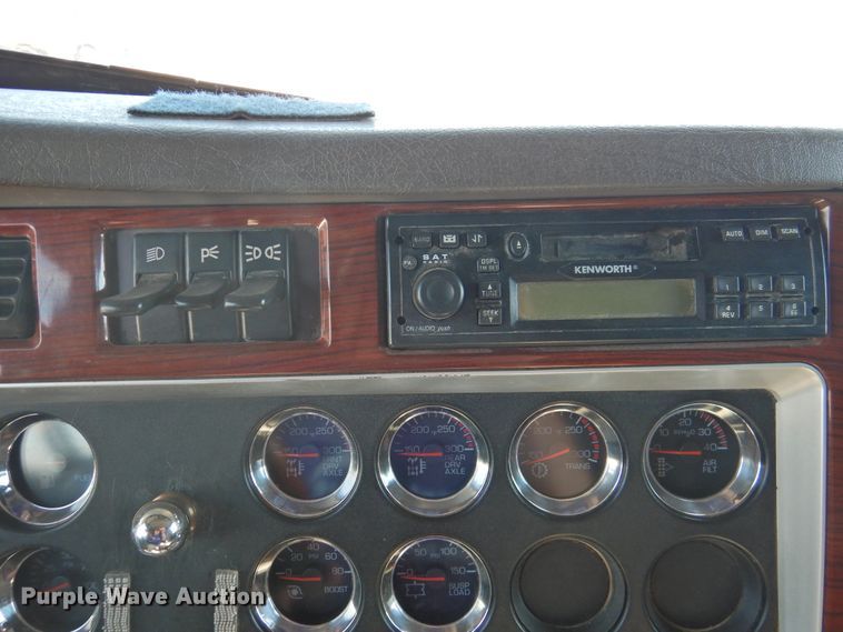 image for item DK2243 2008 Kenworth T600  semi truck