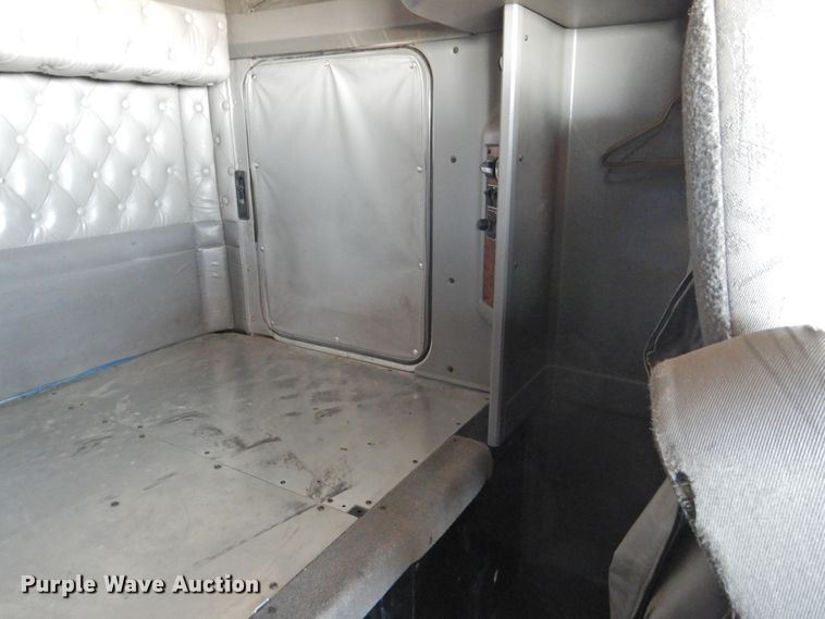 image for item DK2243 2008 Kenworth T600  semi truck