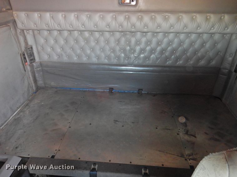 image for item DK2243 2008 Kenworth T600  semi truck