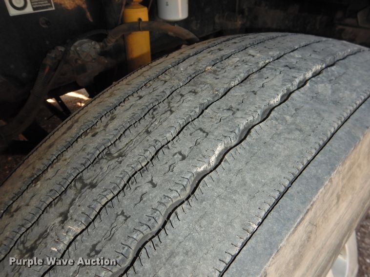 image for item DK2243 2008 Kenworth T600  semi truck