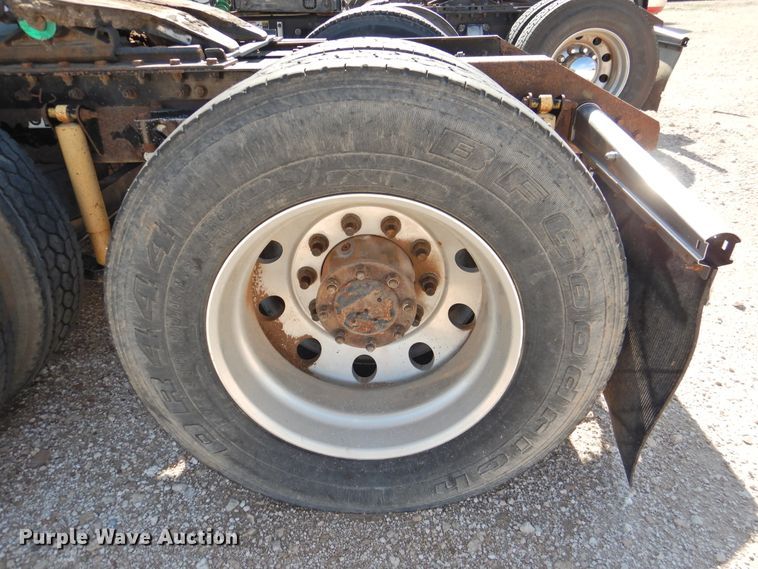 image for item DK2243 2008 Kenworth T600  semi truck