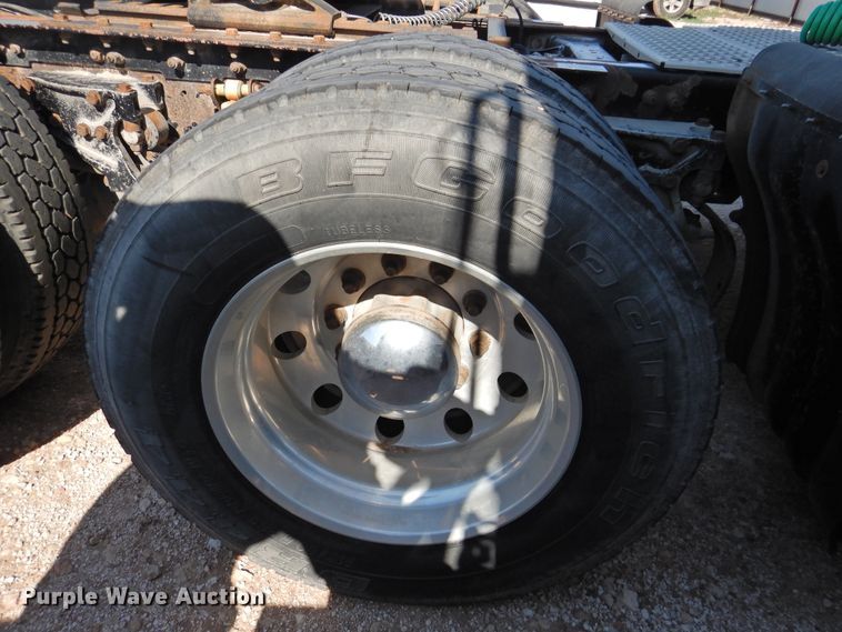 image for item DK2243 2008 Kenworth T600  semi truck