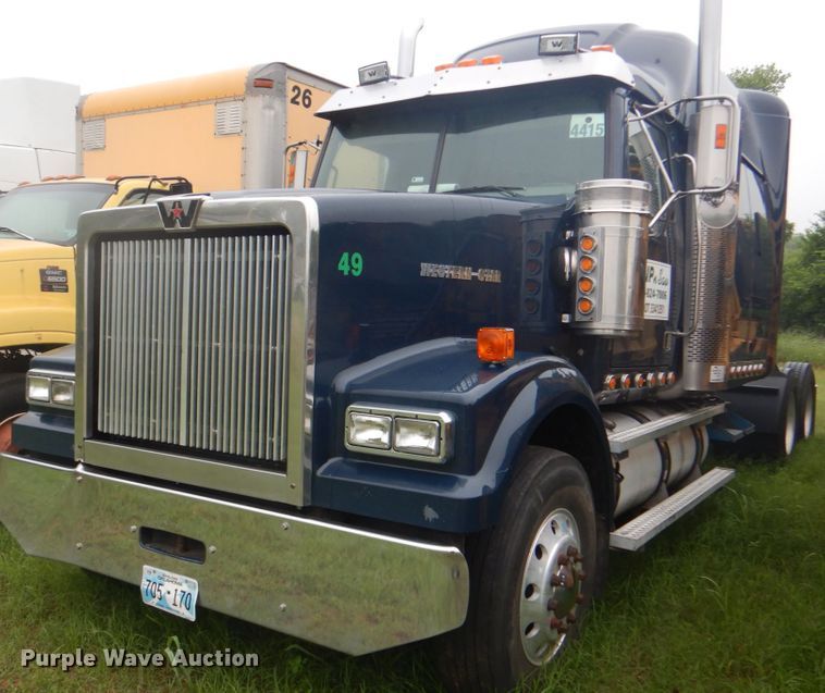 image for item DK5690 2008 Western Star 4900FA  semi truck