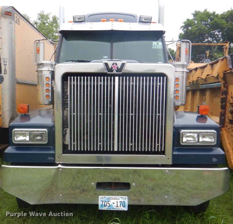 image for item DK5690 2008 Western Star 4900FA  semi truck