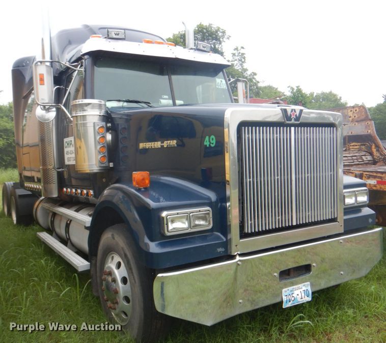 image for item DK5690 2008 Western Star 4900FA  semi truck