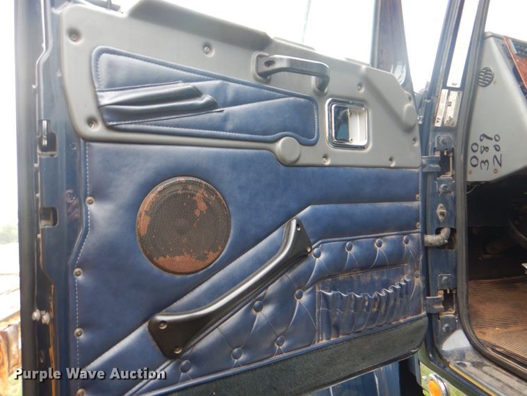 image for item DK5690 2008 Western Star 4900FA  semi truck