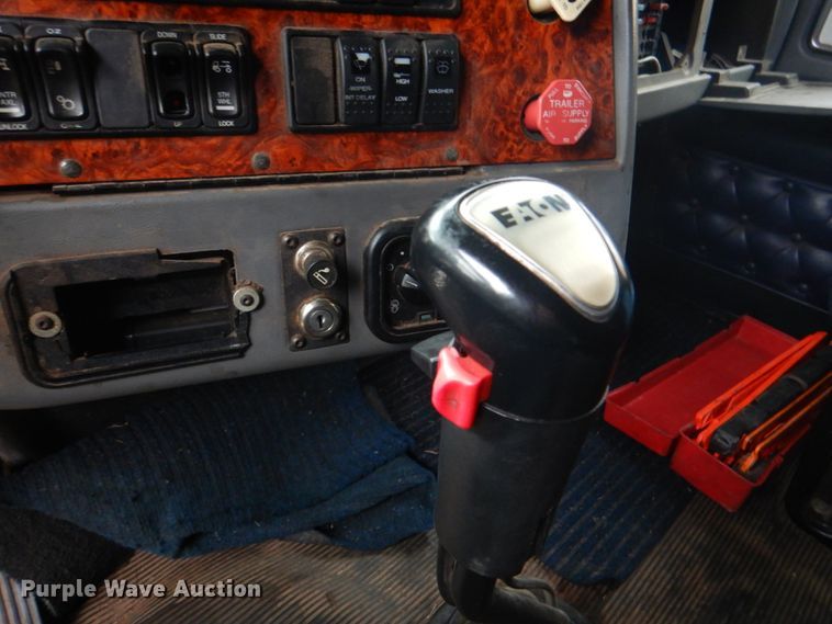 image for item DK5690 2008 Western Star 4900FA  semi truck