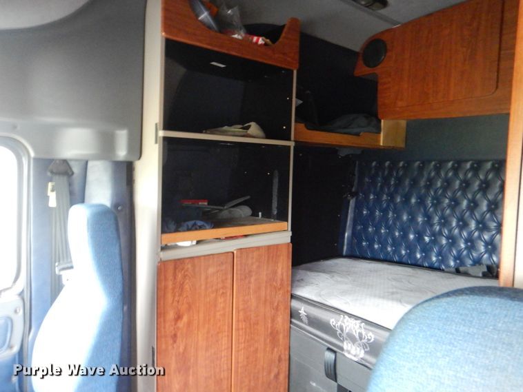 image for item DK5690 2008 Western Star 4900FA  semi truck