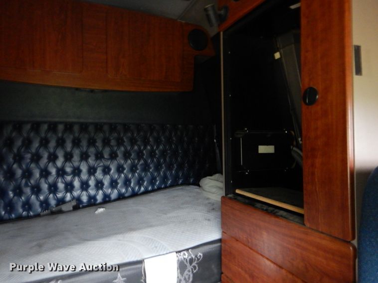 image for item DK5690 2008 Western Star 4900FA  semi truck