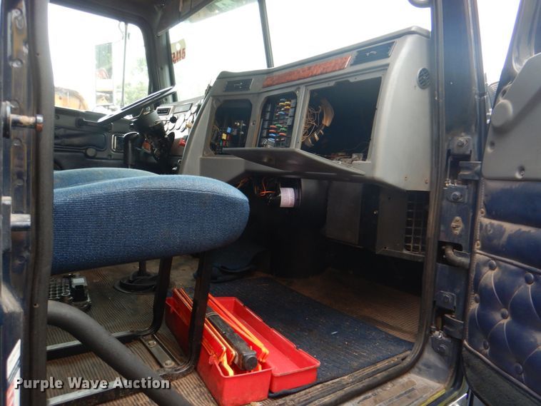 image for item DK5690 2008 Western Star 4900FA  semi truck