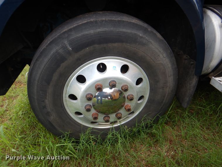 image for item DK5690 2008 Western Star 4900FA  semi truck