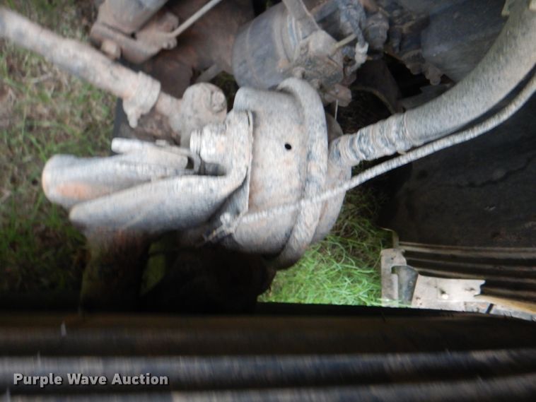 image for item DK5692 2005 Volvo VNL  semi truck