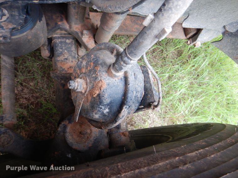 image for item DK5692 2005 Volvo VNL  semi truck