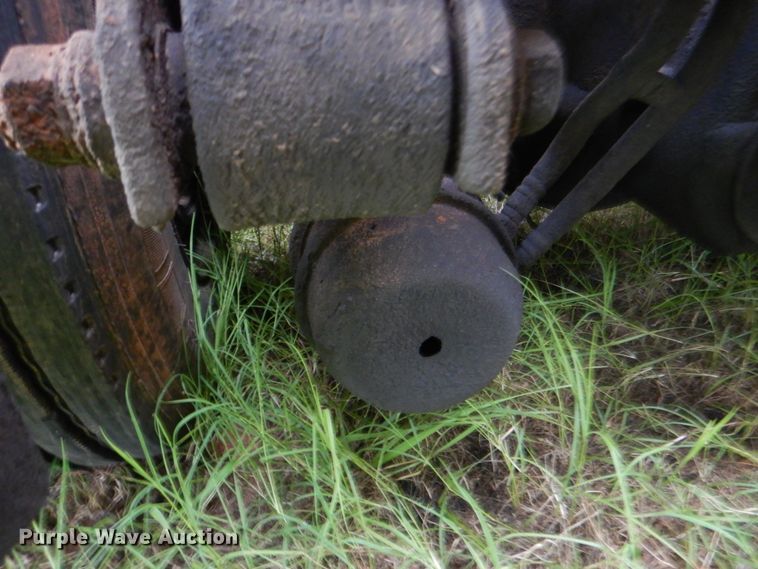 image for item DK5692 2005 Volvo VNL  semi truck