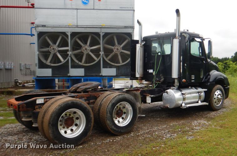 image for item DK5693 2007 Freightliner Columbia 120  semi truck