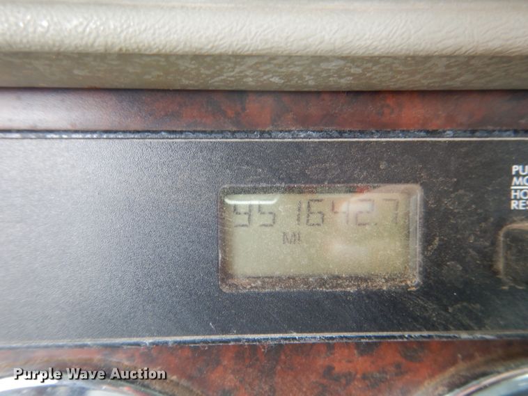 image for item DK5693 2007 Freightliner Columbia 120  semi truck