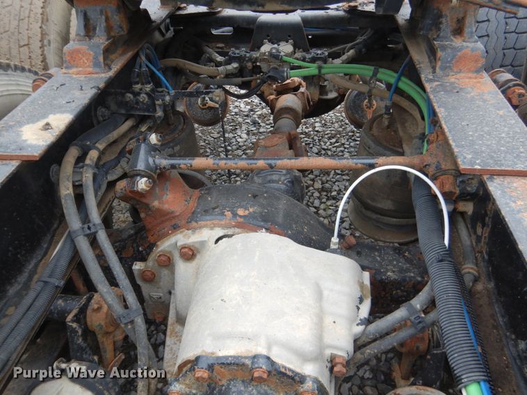 image for item DK5693 2007 Freightliner Columbia 120  semi truck