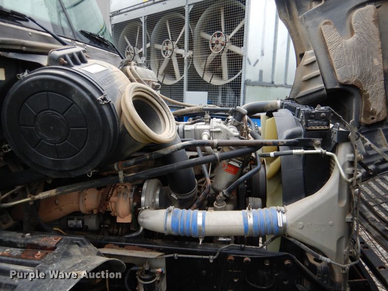 image for item DK5693 2007 Freightliner Columbia 120  semi truck