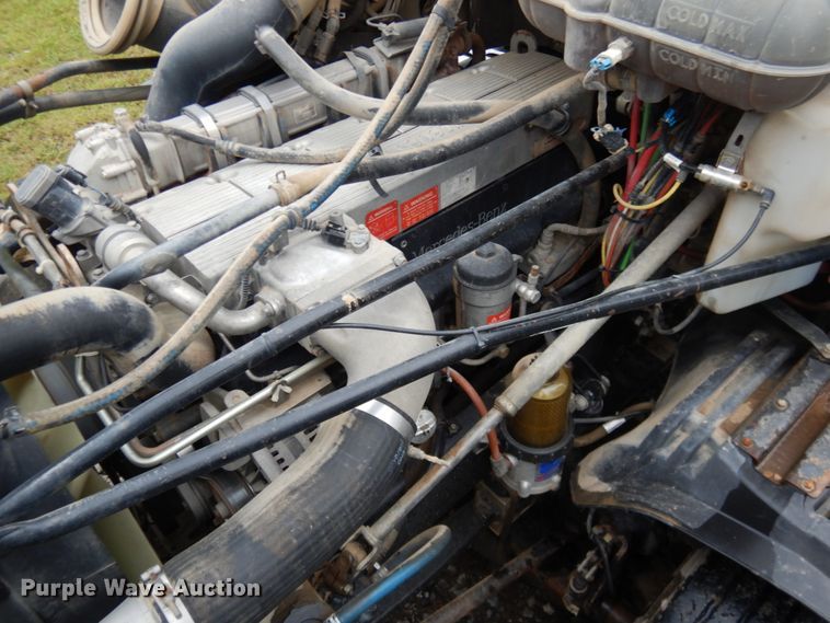 image for item DK5693 2007 Freightliner Columbia 120  semi truck