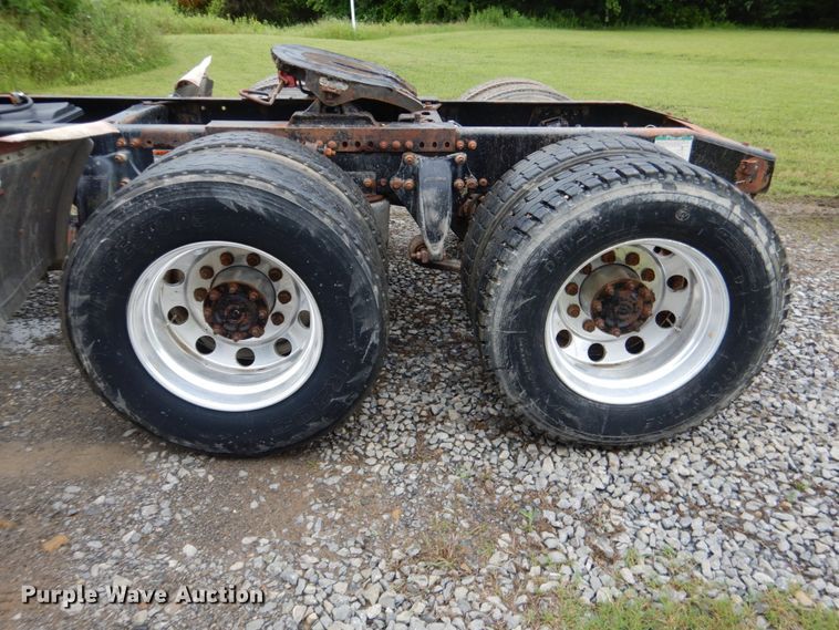 image for item DK5693 2007 Freightliner Columbia 120  semi truck