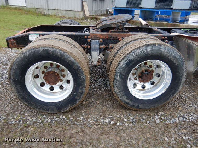 image for item DK5693 2007 Freightliner Columbia 120  semi truck