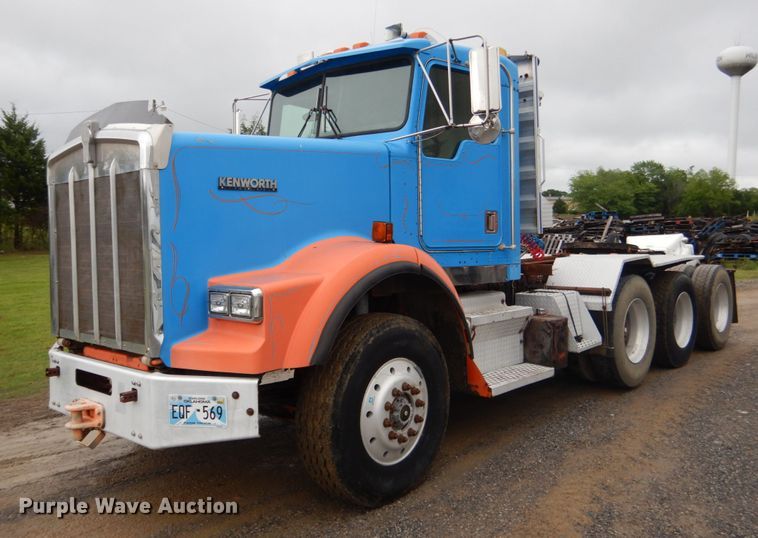 image for item DK5696 1998 Kenworth T800  semi truck