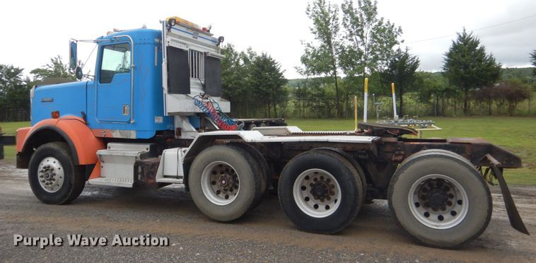 image for item DK5696 1998 Kenworth T800  semi truck