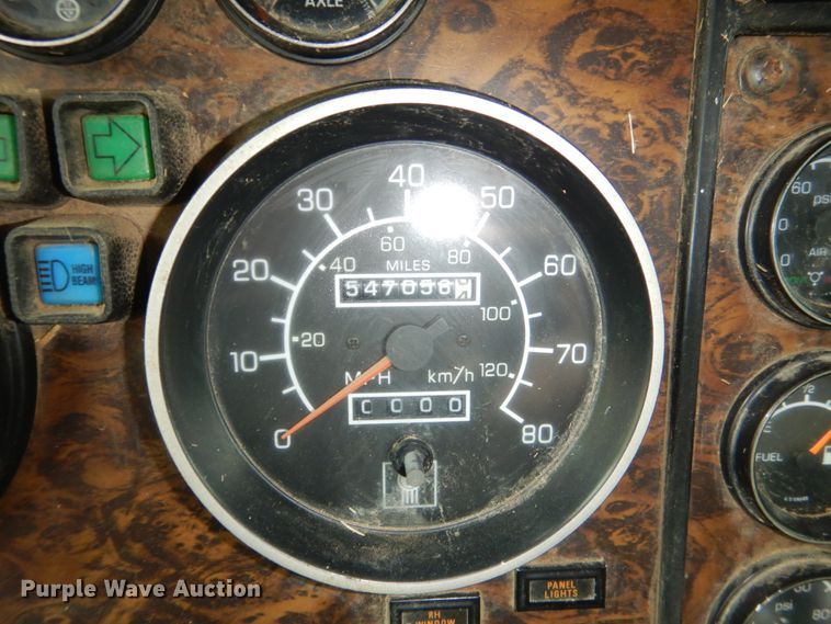 image for item DK5696 1998 Kenworth T800  semi truck