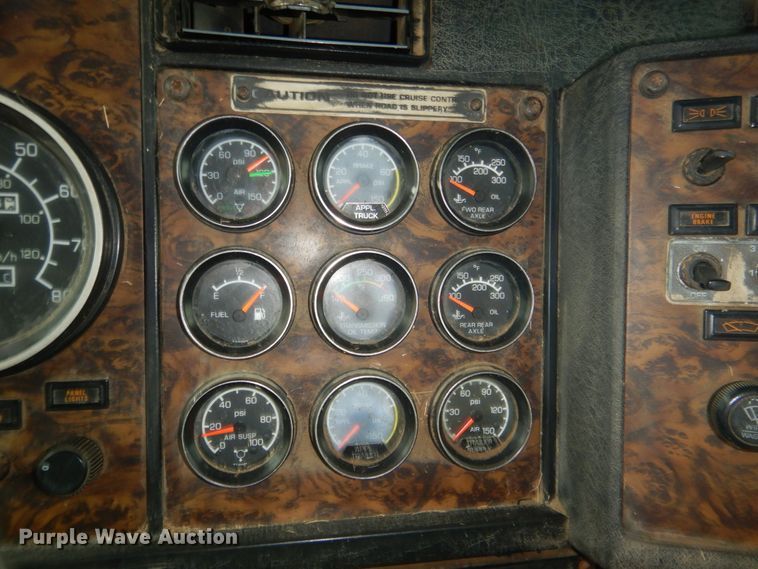 image for item DK5696 1998 Kenworth T800  semi truck