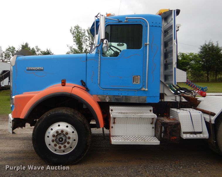 image for item DK5696 1998 Kenworth T800  semi truck