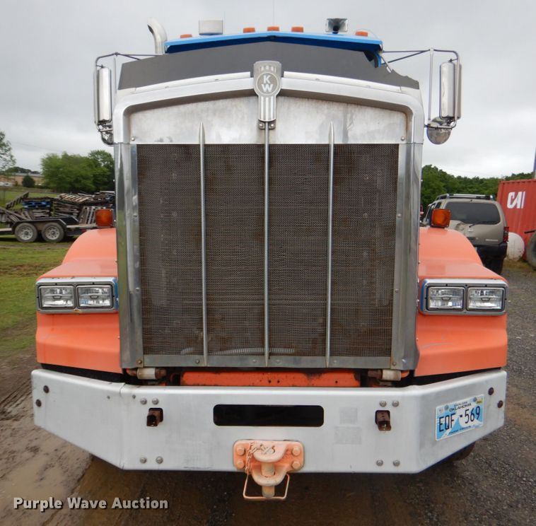 image for item DK5696 1998 Kenworth T800  semi truck