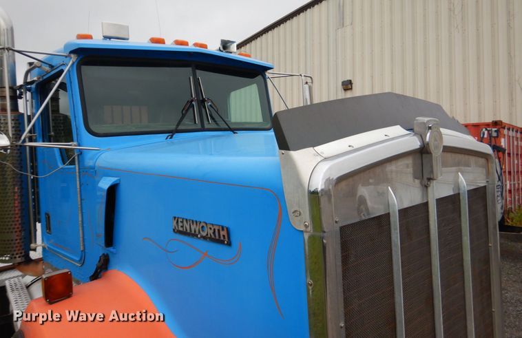 image for item DK5696 1998 Kenworth T800  semi truck