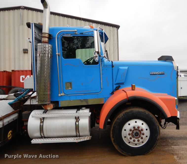 image for item DK5696 1998 Kenworth T800  semi truck