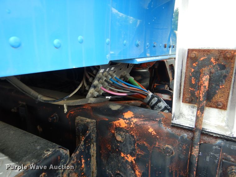 image for item DK5696 1998 Kenworth T800  semi truck