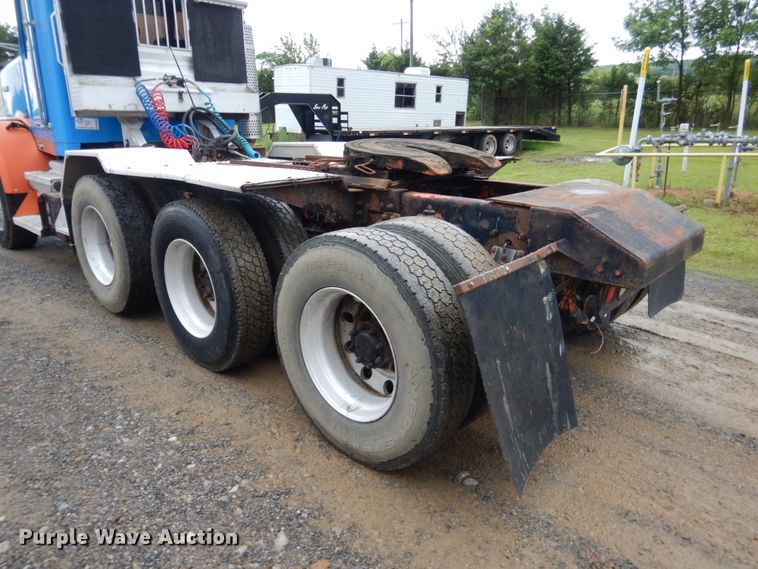 image for item DK5696 1998 Kenworth T800  semi truck