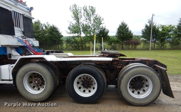 image for item DK5696 1998 Kenworth T800  semi truck