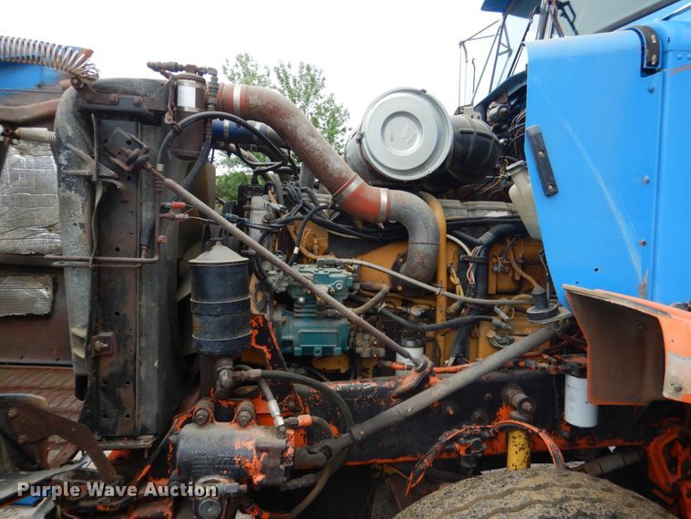 image for item DK5696 1998 Kenworth T800  semi truck