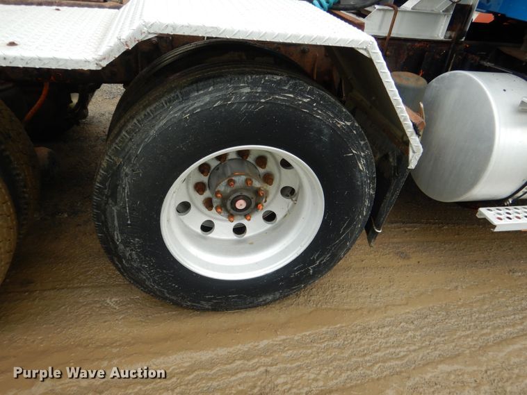 image for item DK5696 1998 Kenworth T800  semi truck